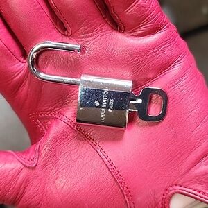 Louis Vuitton #437 Palladium Silver Lock & Key 400 Series